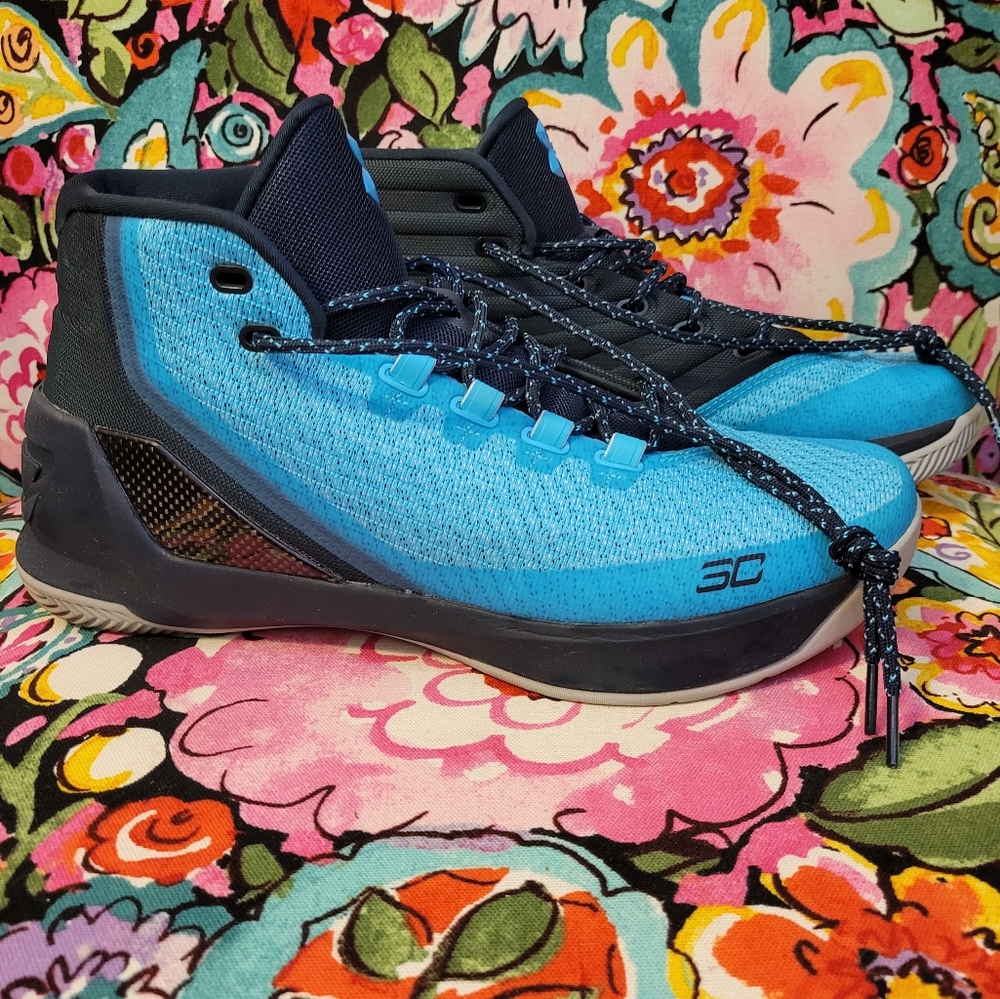 Mens Under Armour basketball shoes size 11